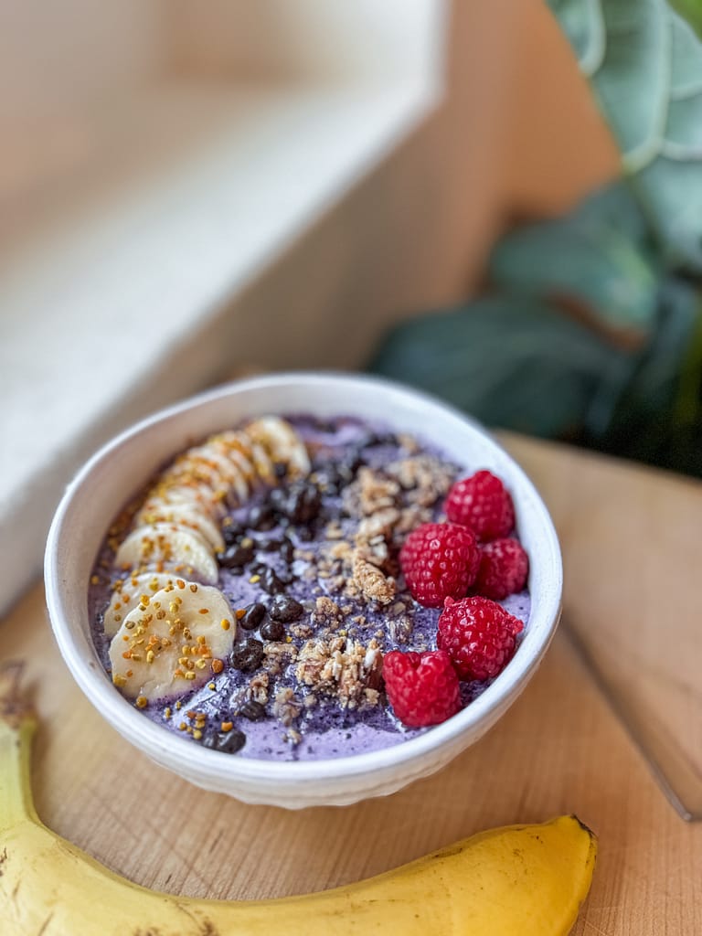 super simple smoothie bowl